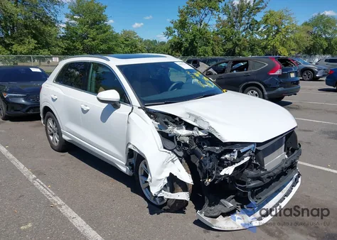 2023 Audi Q3 Premium 45 Tfsi S Line Quattro Tiptronic z USA, uszkodzony, nr VIN WA1DECF31P1032007